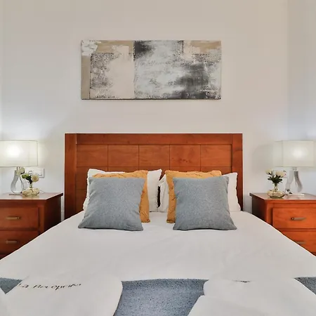 C41 - Modern & Comfy Flat Center