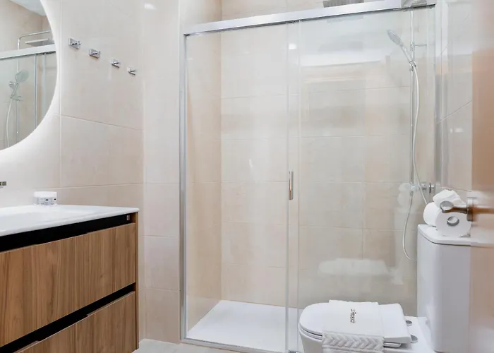 C41 - Modern & Comfy Flat Center *